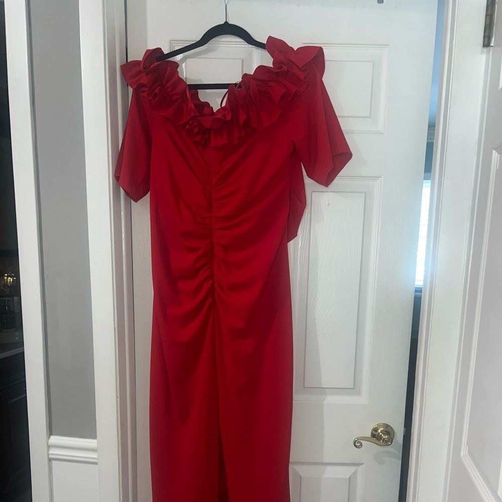 Xscape Size 16W Red dress worn 1 time